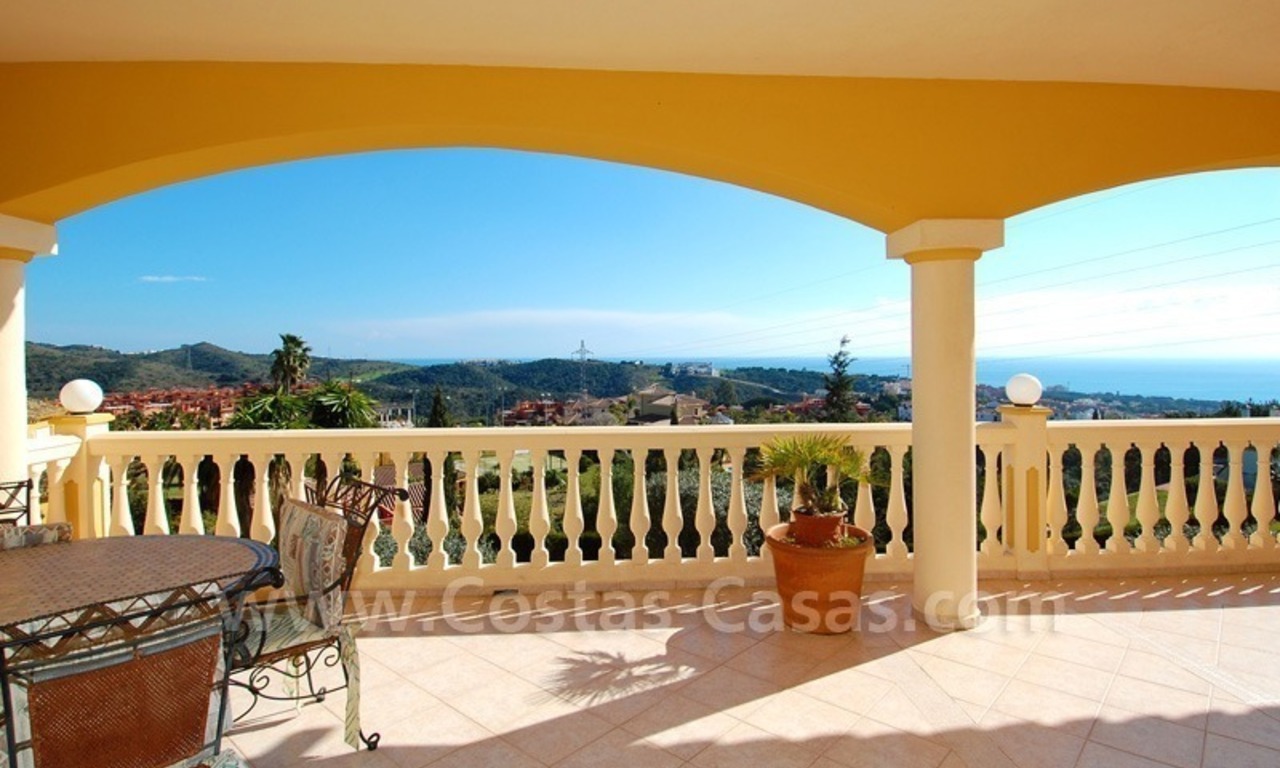 Stunning luxury villa to buy in Marbella East 9