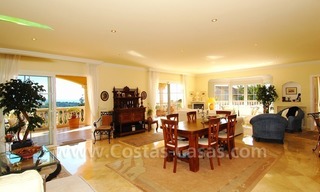 Stunning luxury villa to buy in Marbella East 10