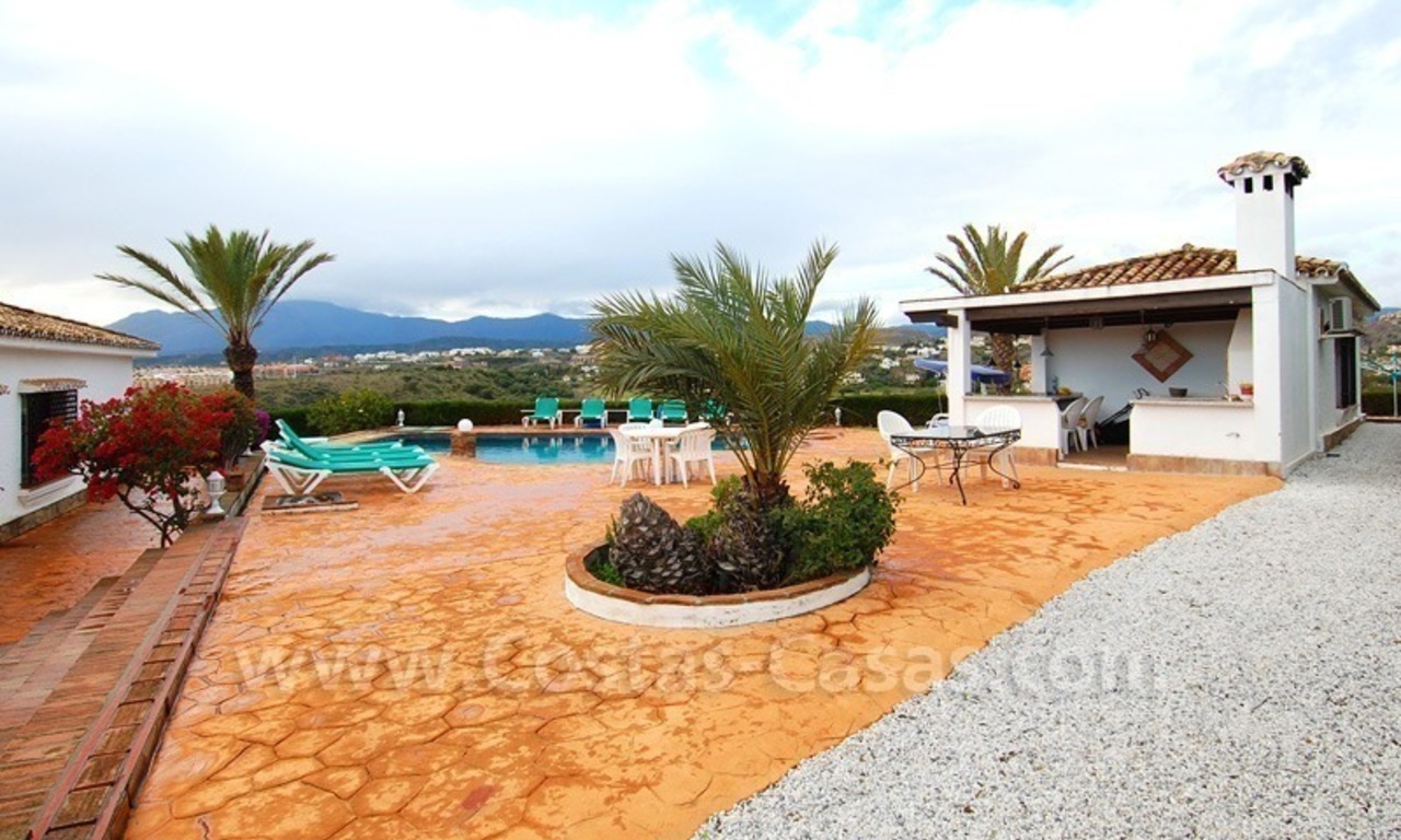 Classical Spanish style villa to buy in the area of Marbella – Estepona. 5