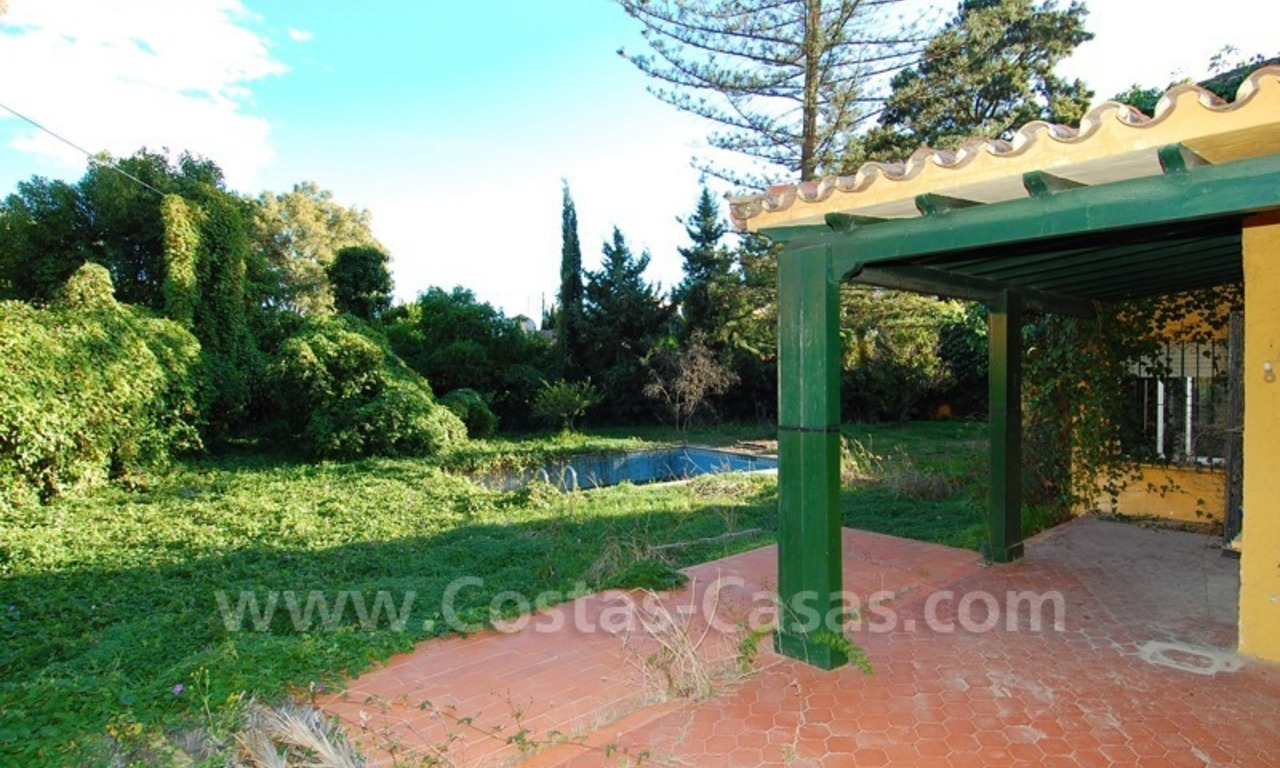 Bargain plot with detached villa to renovated for sale near the beach in San Pedro – Marbella 0