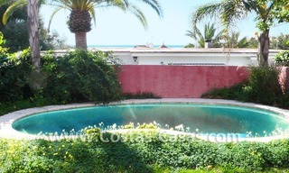 Investment villa for sale on sea side in Marbella East 4