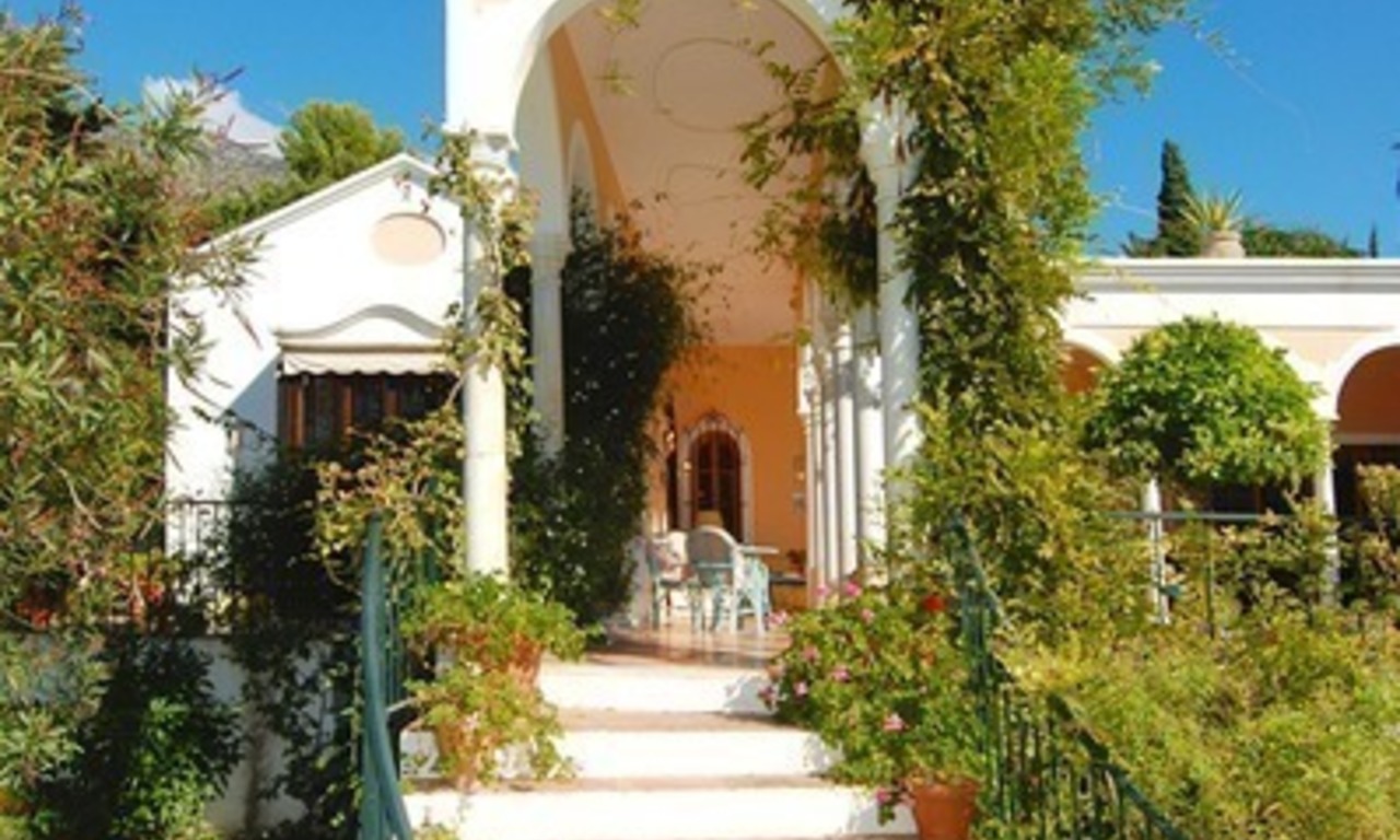 Romantic villa for sale above the Golden Mile in Marbella 9
