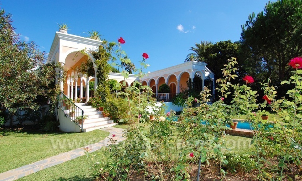 Romantic villa for sale above the Golden Mile in Marbella 15
