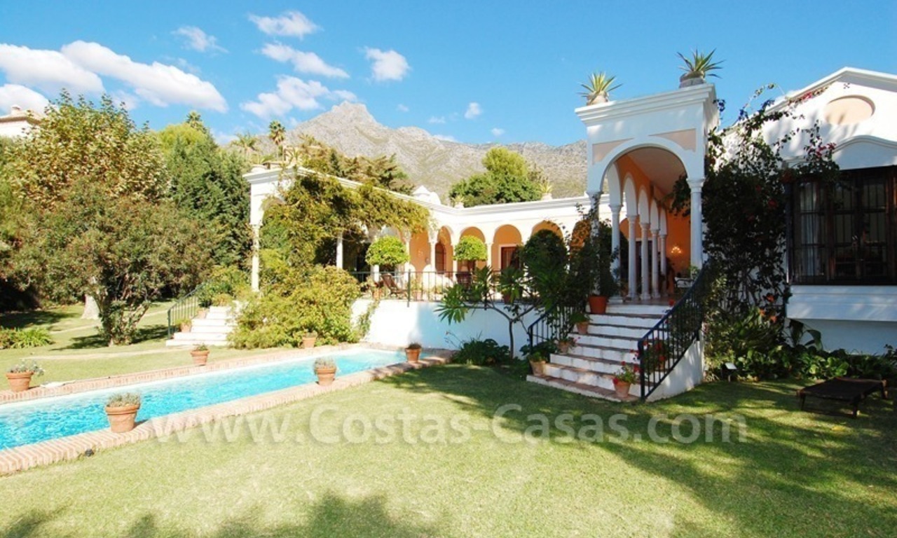 Romantic villa for sale above the Golden Mile in Marbella 11