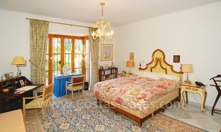 Romantic villa for sale above the Golden Mile in Marbella 29