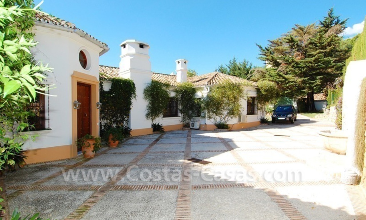 Romantic villa for sale above the Golden Mile in Marbella 18