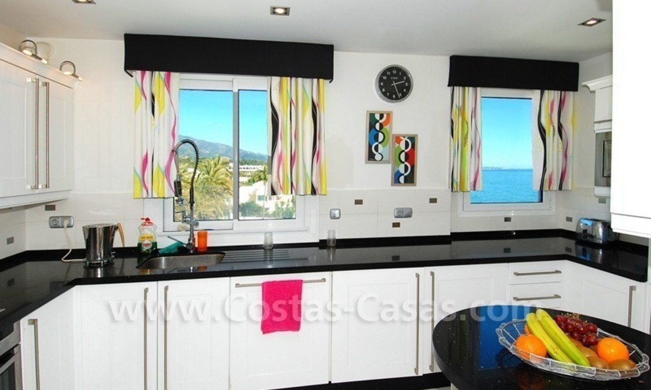Beachfront contemporary apartment for sale, Golden Mile, Marbella 13