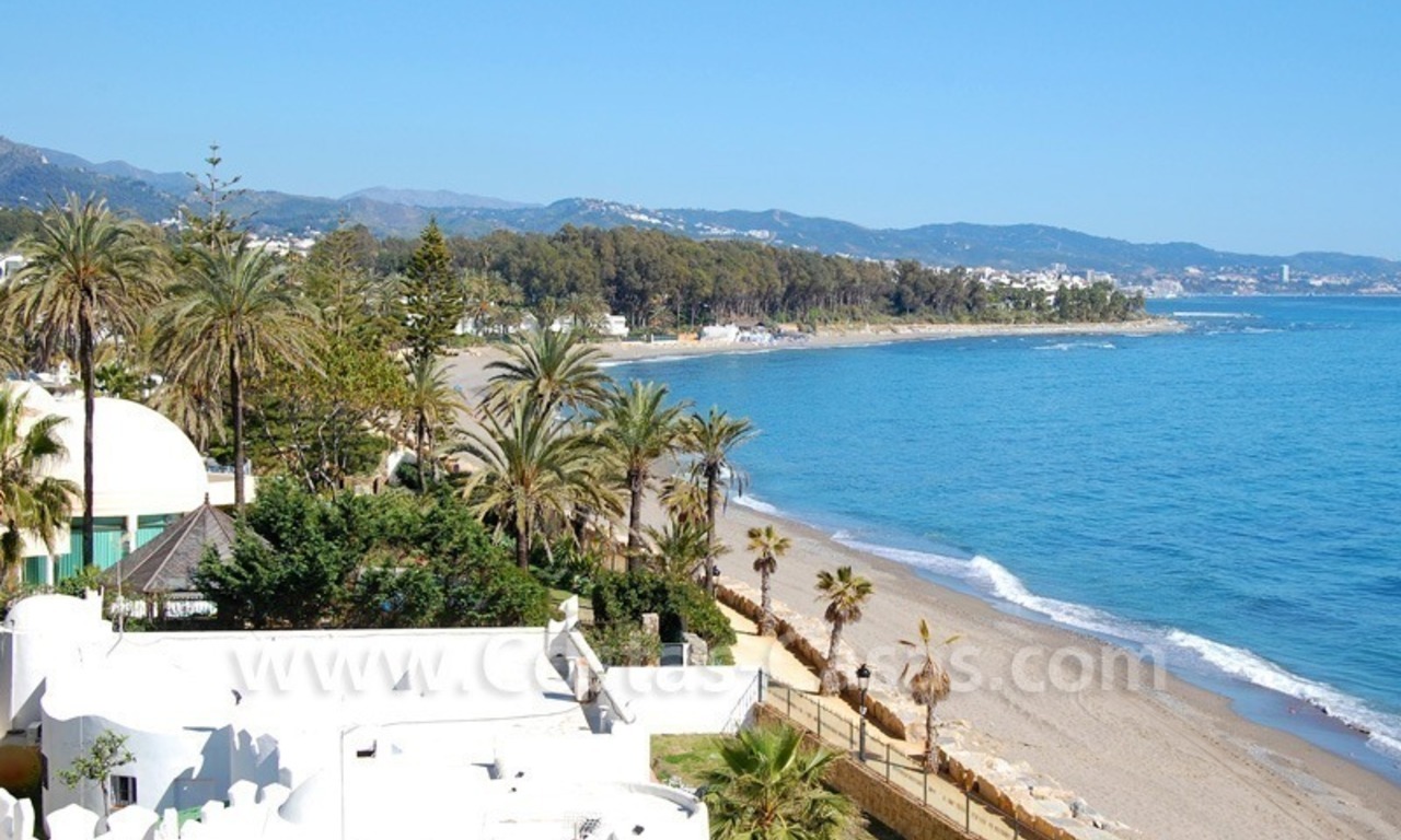 Beachfront contemporary apartment for sale, Golden Mile, Marbella 1