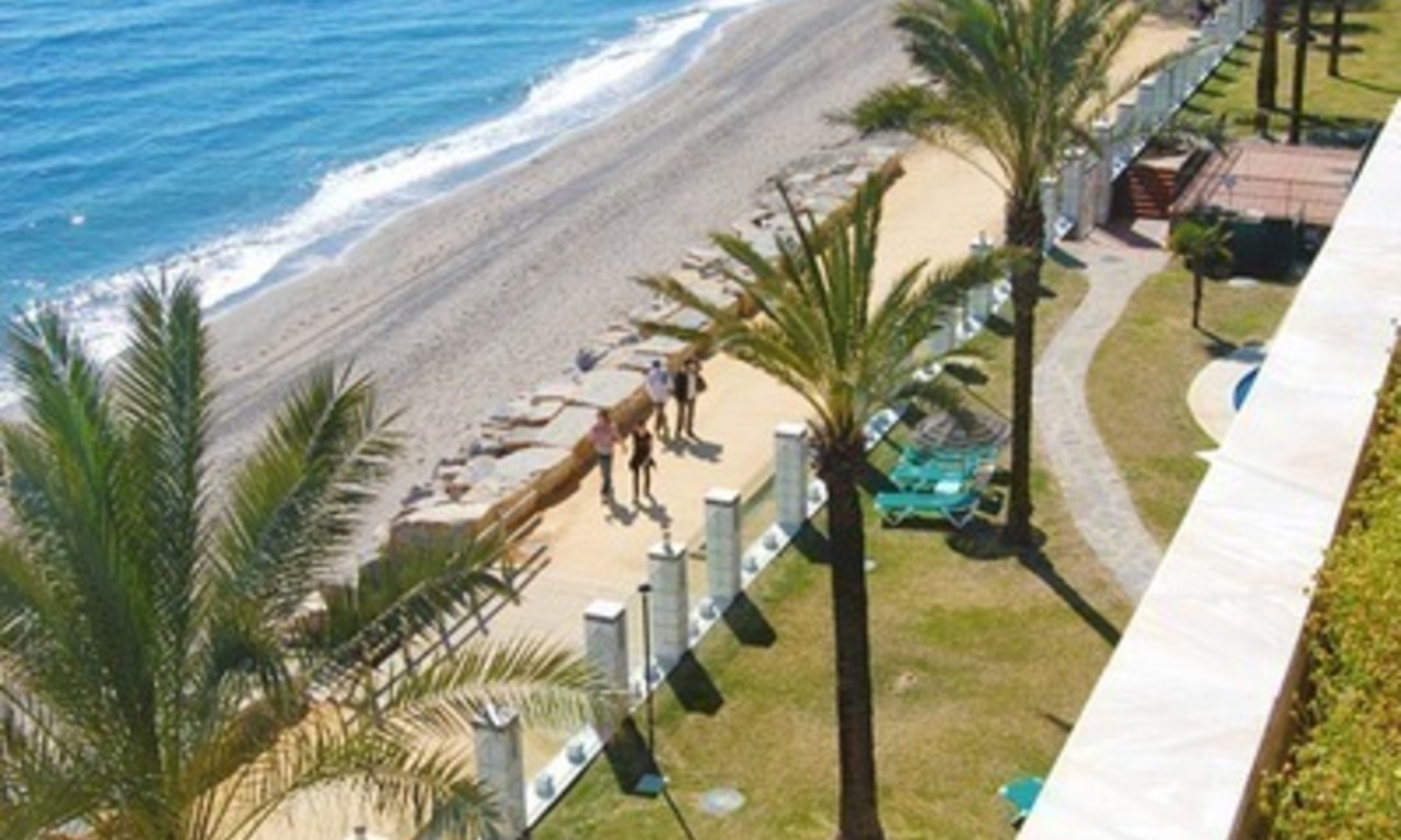Beachfront contemporary apartment for sale, Golden Mile, Marbella 22