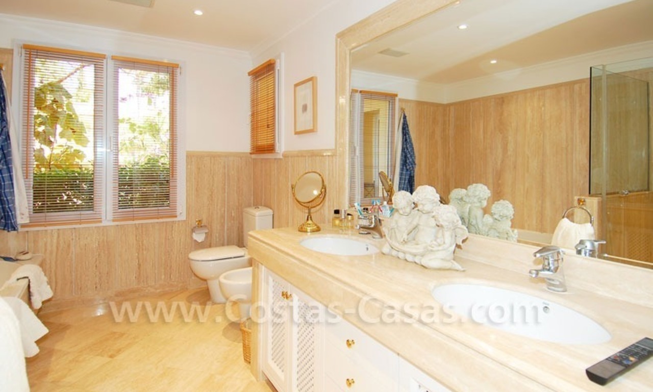 Spacious luxury apartment for sale in Nueva Andalucia, Marbella 17