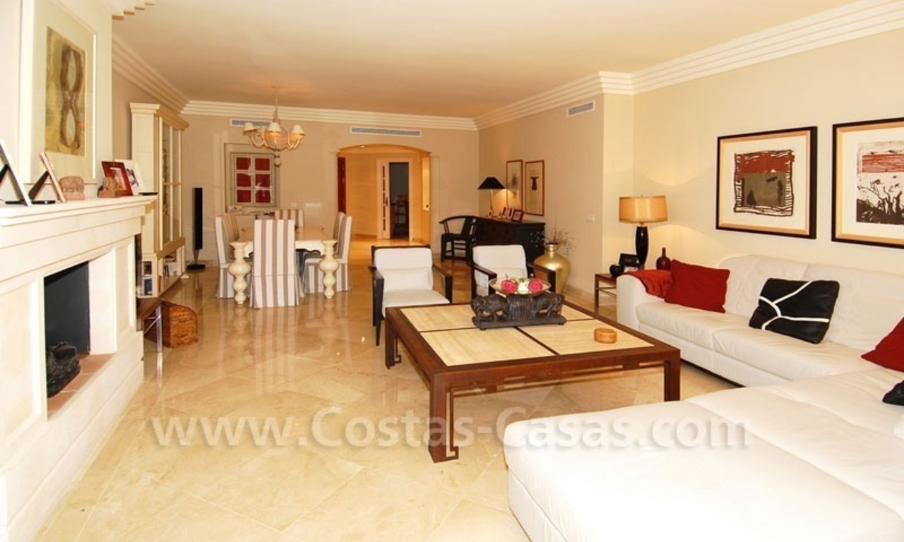 Spacious luxury apartment for sale in Nueva Andalucia, Marbella 9