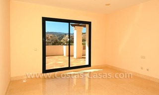 Luxury ample penthouse apartment for sale on golf course, Marbella – Benahavis 11