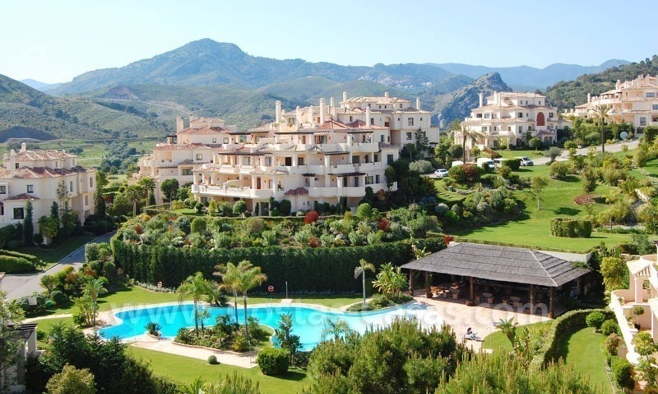 Luxury ample penthouse apartment for sale on golf course, Marbella – Benahavis 5