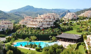 Luxury ample penthouse apartment for sale on golf course, Marbella – Benahavis 5