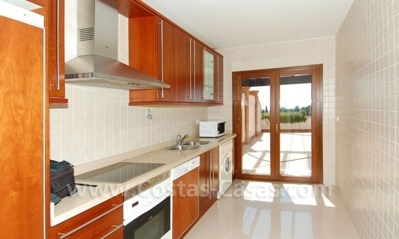 Exclusive penthouse apartment for sale on the Golden Mile in Marbella 11