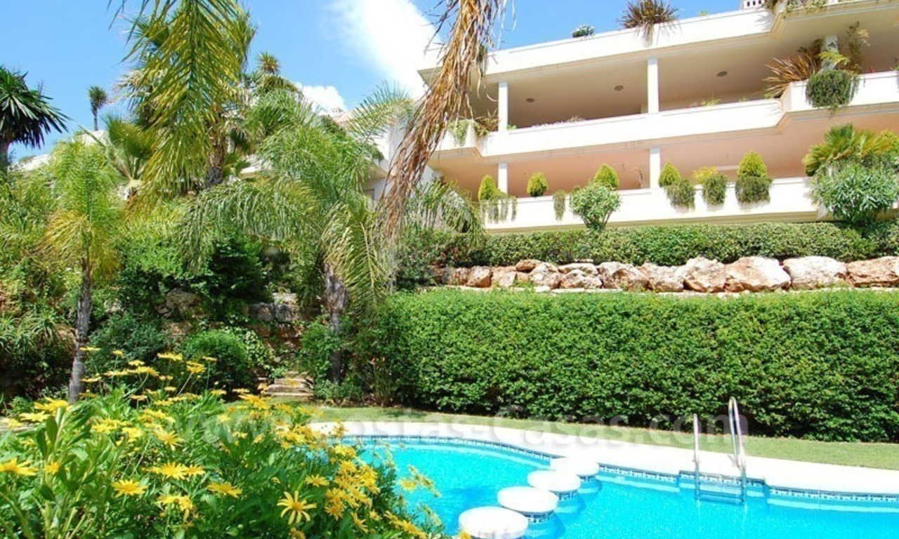 Exclusive penthouse apartment to buy on the Golden Mile in Marbella 17