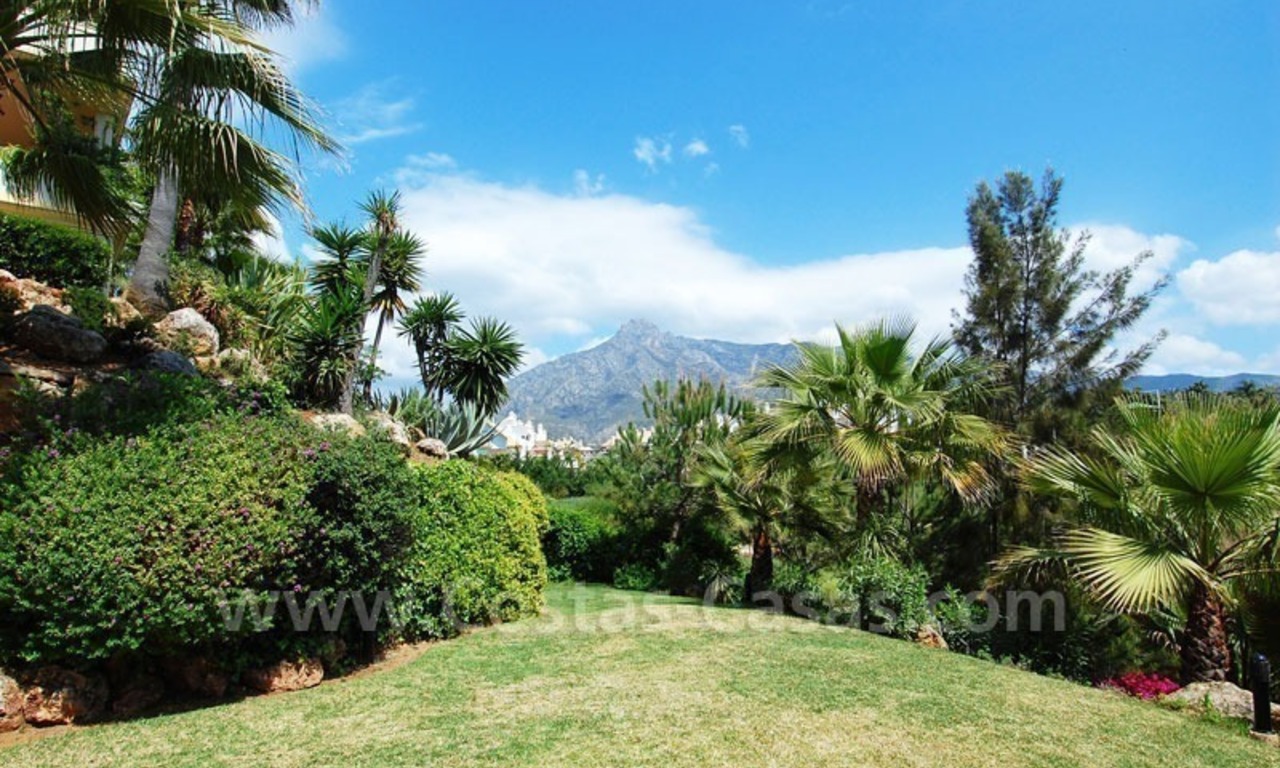 Exclusive penthouse apartment to buy on the Golden Mile in Marbella 20