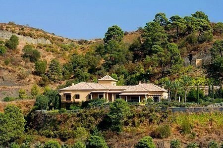 Luxury villa for sale in Golf Resort in Marbella - Benahavis