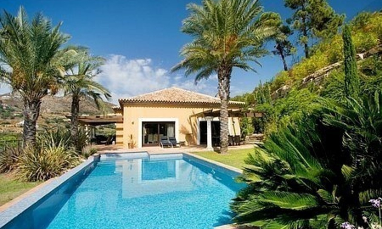 Luxury villa for sale in Golf Resort in Marbella - Benahavis 1