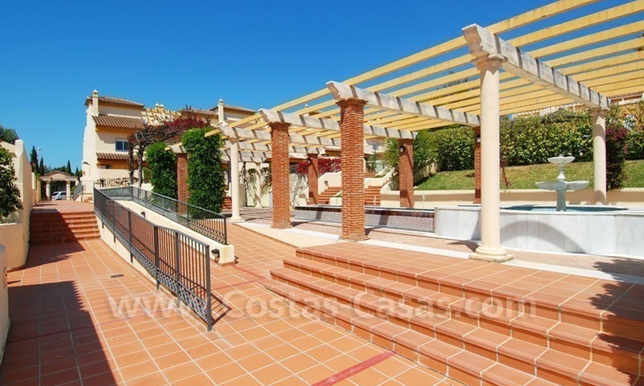Bargain townhouses for sale on the Golden Mile in Marbella 21