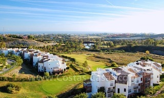 Ready to move in Bargain golf apartments and penthouses for sale in Marbella - Benahavis with golf and sea views 10