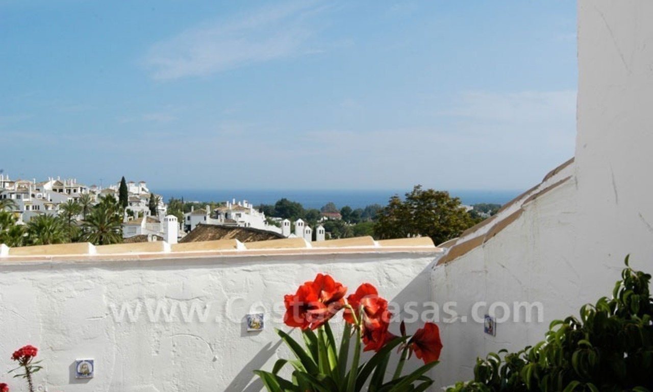 Bargain penthouse apartment for sale in Nueva Andalucía, Marbella 2
