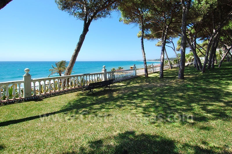 Spacious apartment for sale on the beachfront complex in Marbella on the Golden Mile