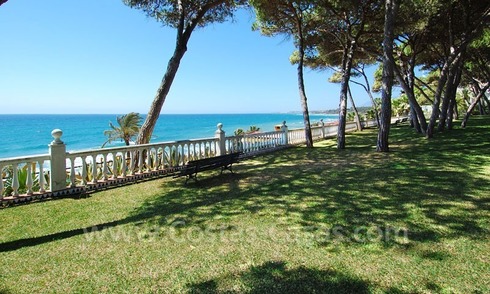 Spacious apartment for sale on the beachfront complex in Marbella on the Golden Mile 