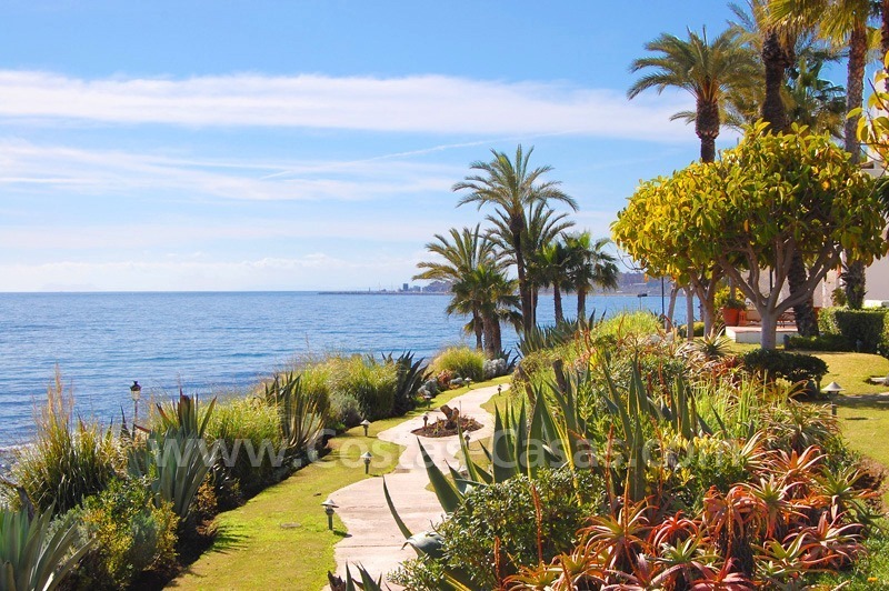 Spacious luxury apartment for sale on a frontline beach complex in Puente Romano, Golden Mile – Marbella