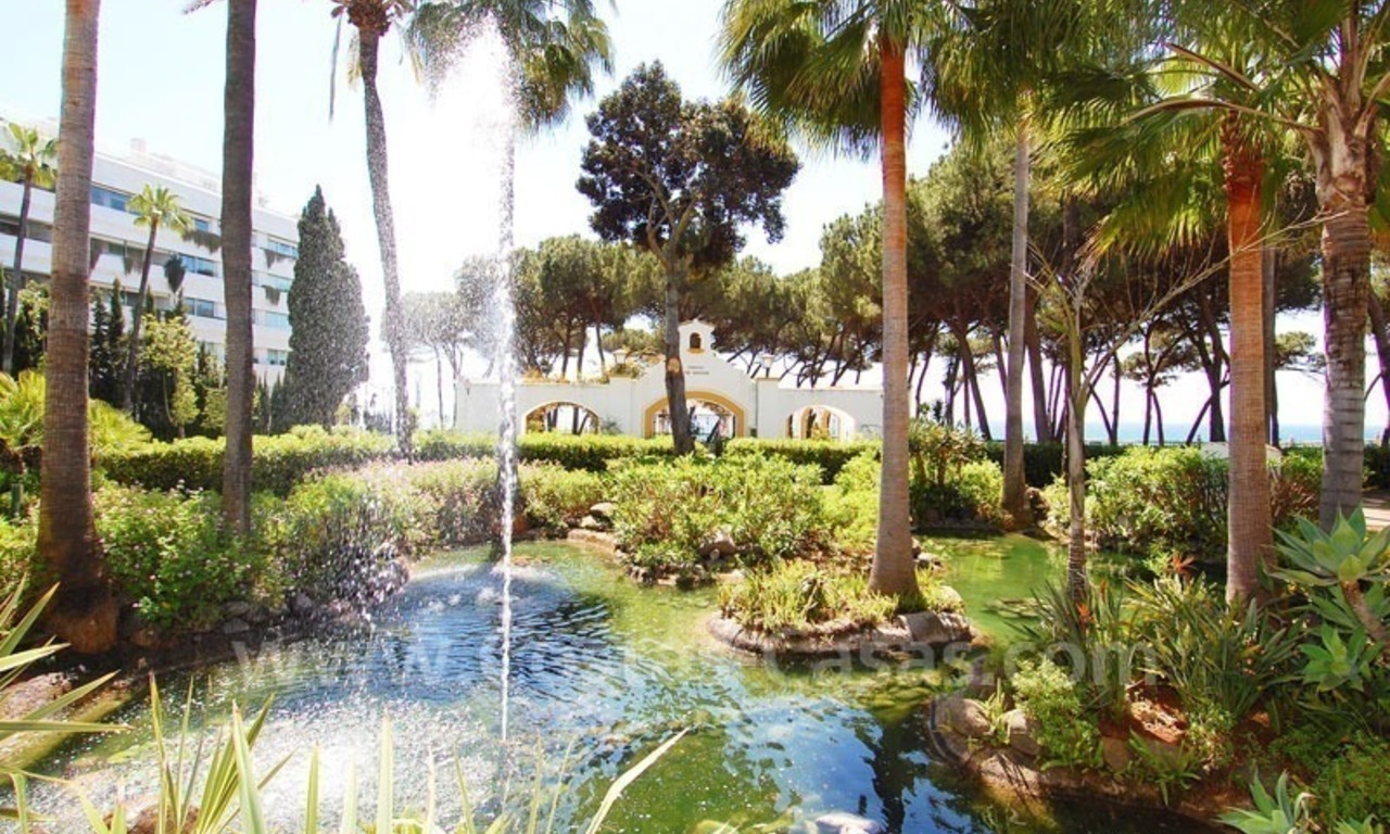 Spacious duplex penthouse apartment to buy on the beachfront complex in Marbella on the Golden Mile 10