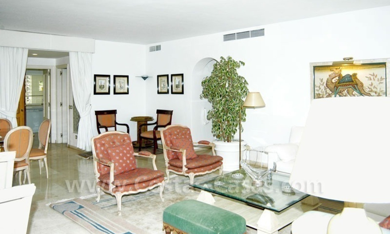 Spacious duplex penthouse apartment to buy on the beachfront complex in Marbella on the Golden Mile 22