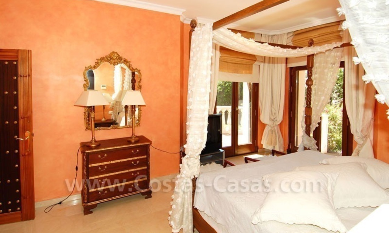 Luxury classical style villa to buy in Sierra Blanca, Marbella 21