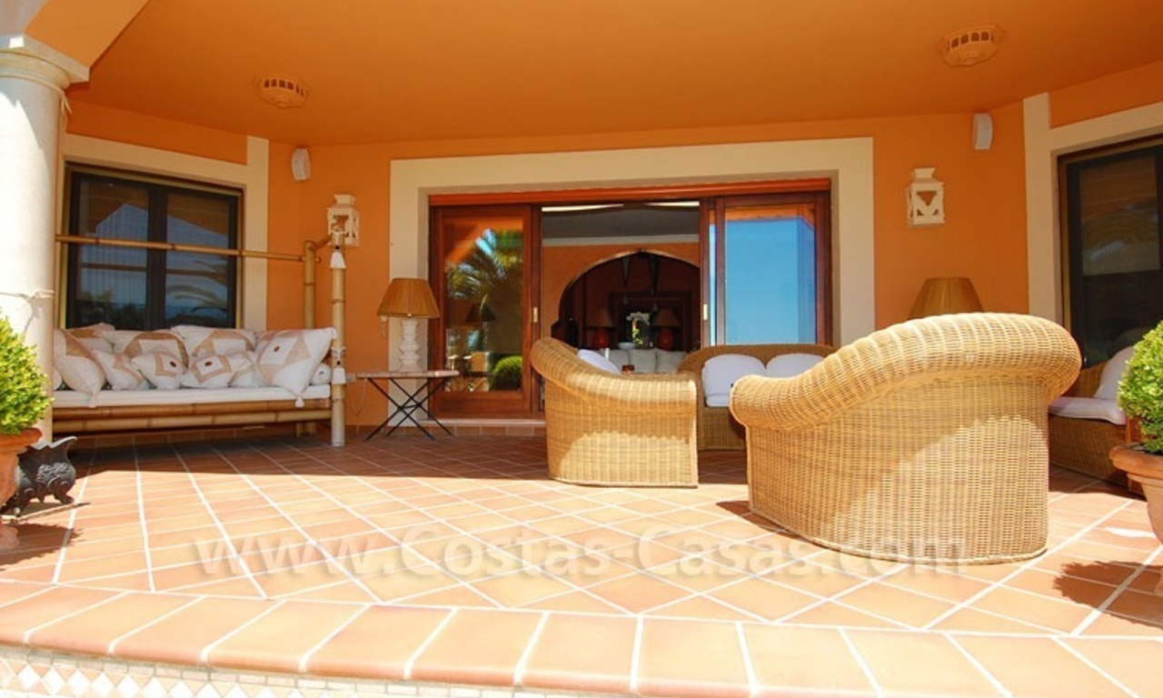 Luxury classical style villa to buy in Sierra Blanca, Marbella 10