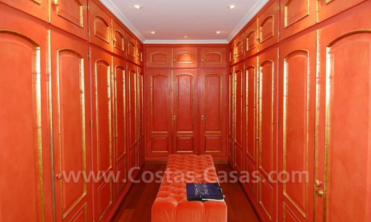 Luxury classical style villa to buy in Sierra Blanca, Marbella 29