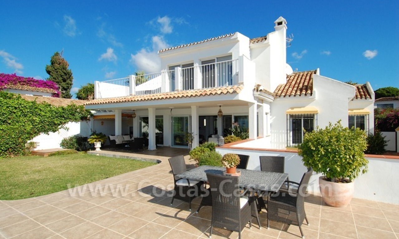 Beachside villa for sale - El Rosario, Marbella 1