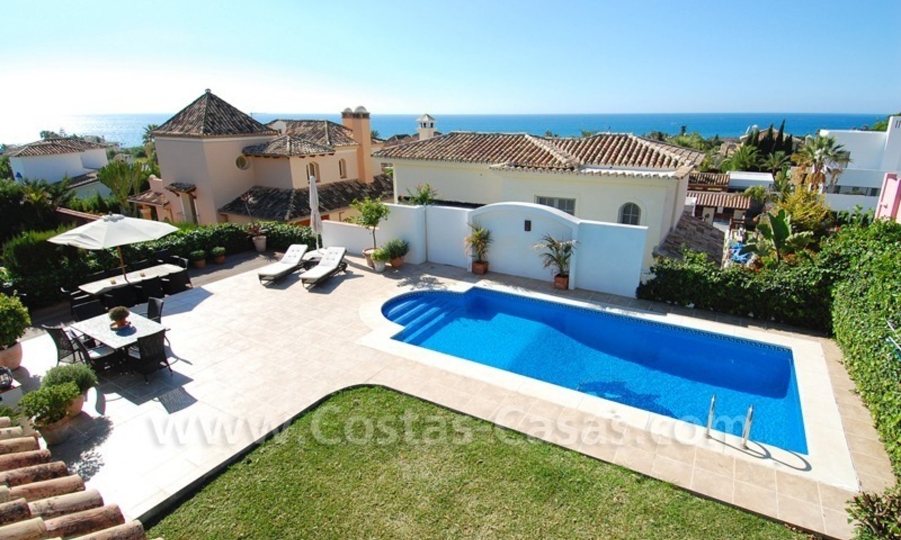 Beachside villa for sale - El Rosario, Marbella 5