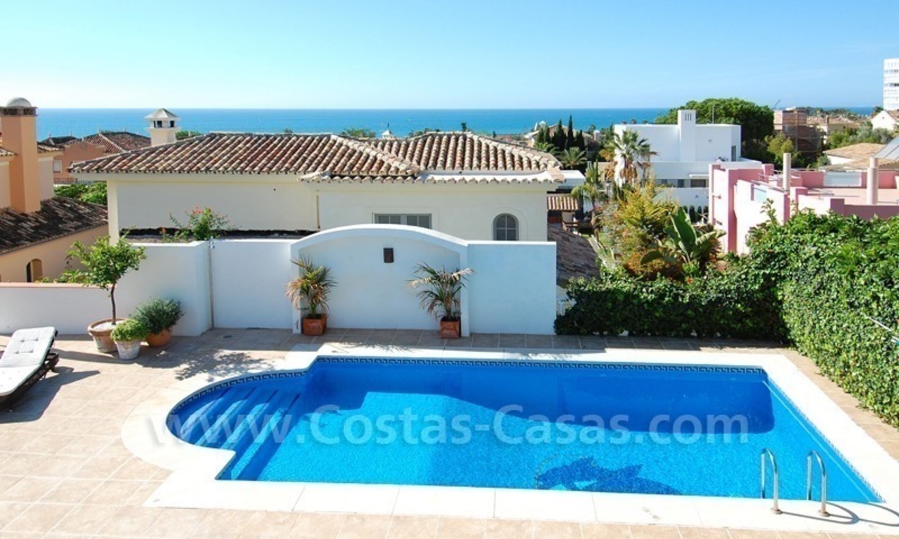 Beachside villa for sale - El Rosario, Marbella 6
