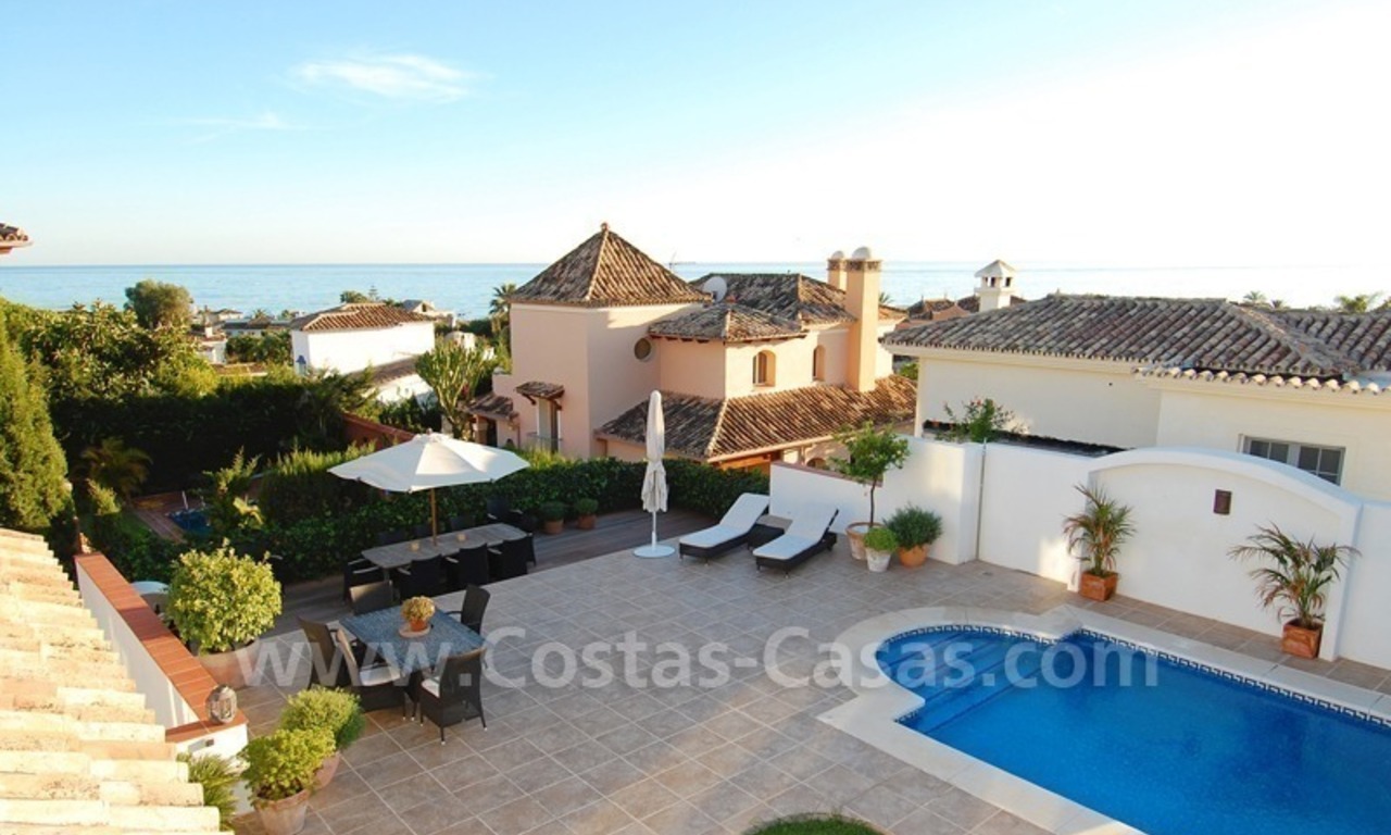 Beachside villa for sale - El Rosario, Marbella 7