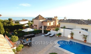 Beachside villa for sale - El Rosario, Marbella 7