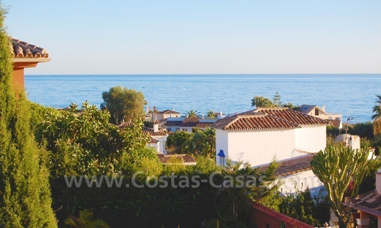 Beachside villa for sale - El Rosario, Marbella 9