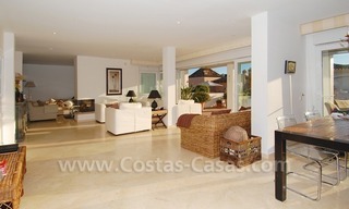 Beachside villa for sale - El Rosario, Marbella 12