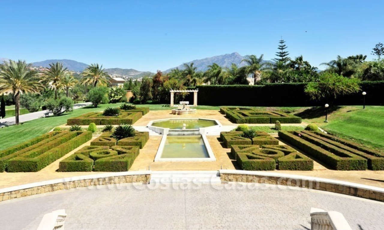 Unique Palladian style mansion for sale in Marbella 4