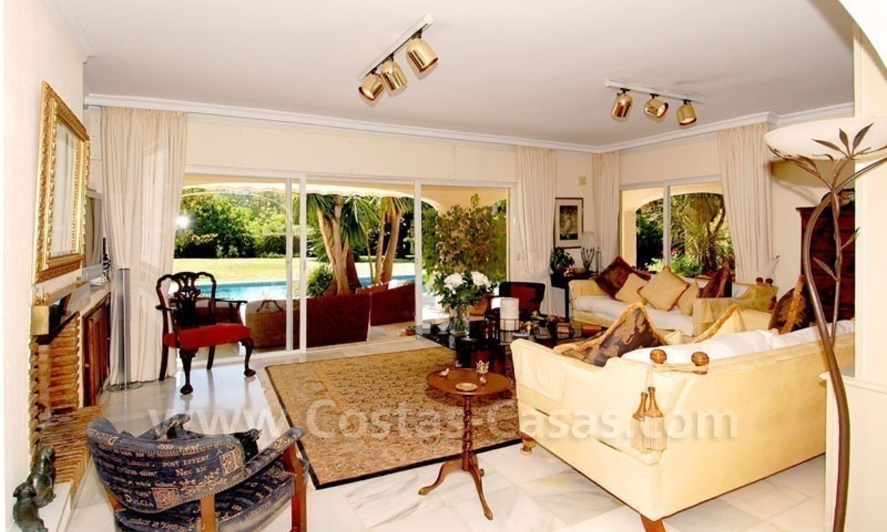 Charming andalusian styled villa for sale on first line golf in Nueva Andalucía, Marbella 14