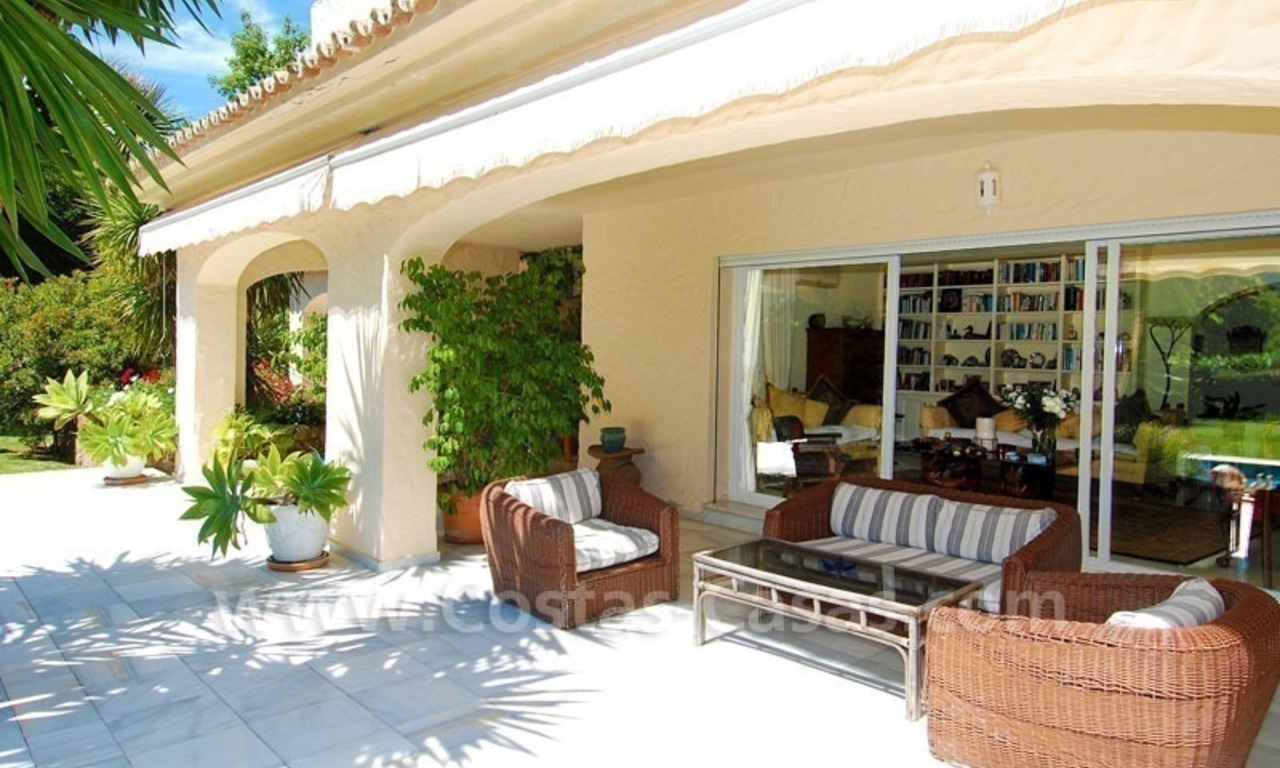 Charming andalusian styled villa for sale on first line golf in Nueva Andalucía, Marbella 6