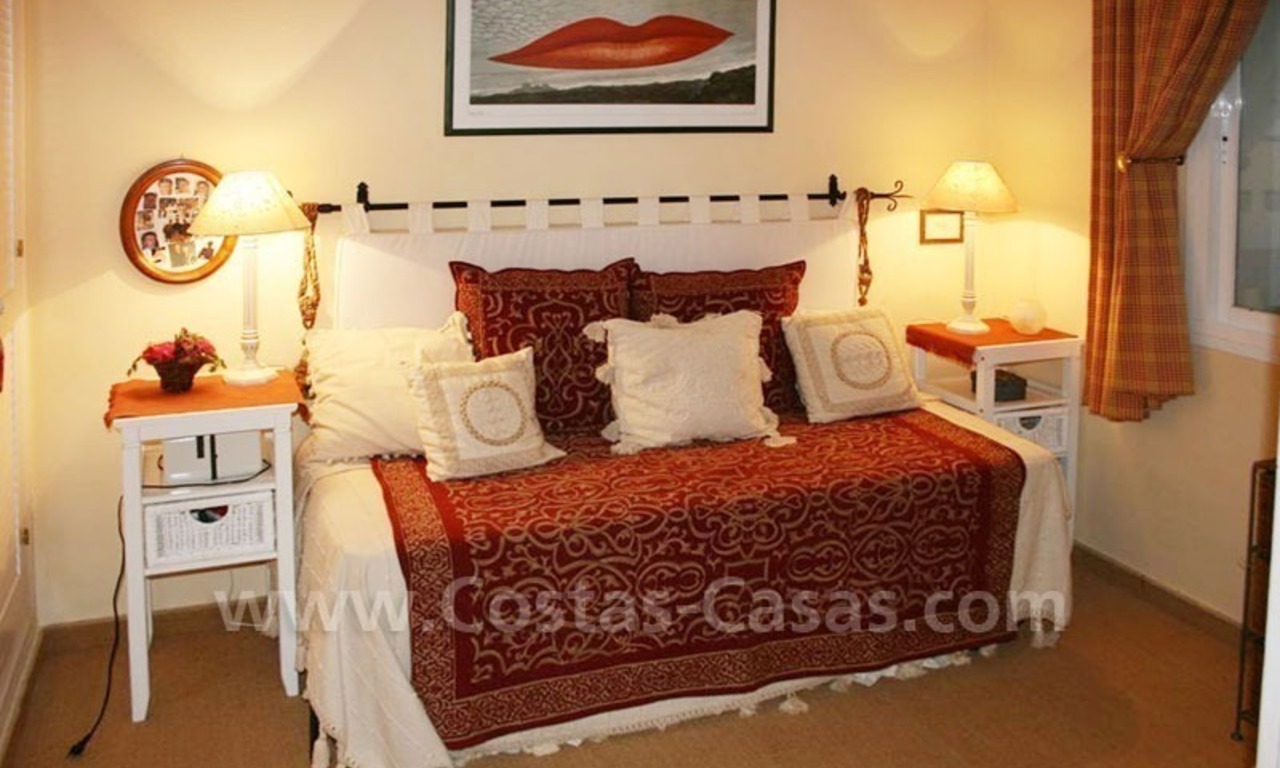 Cozy first line golf apartment to buy in Nueva Andalucía, Marbella 14