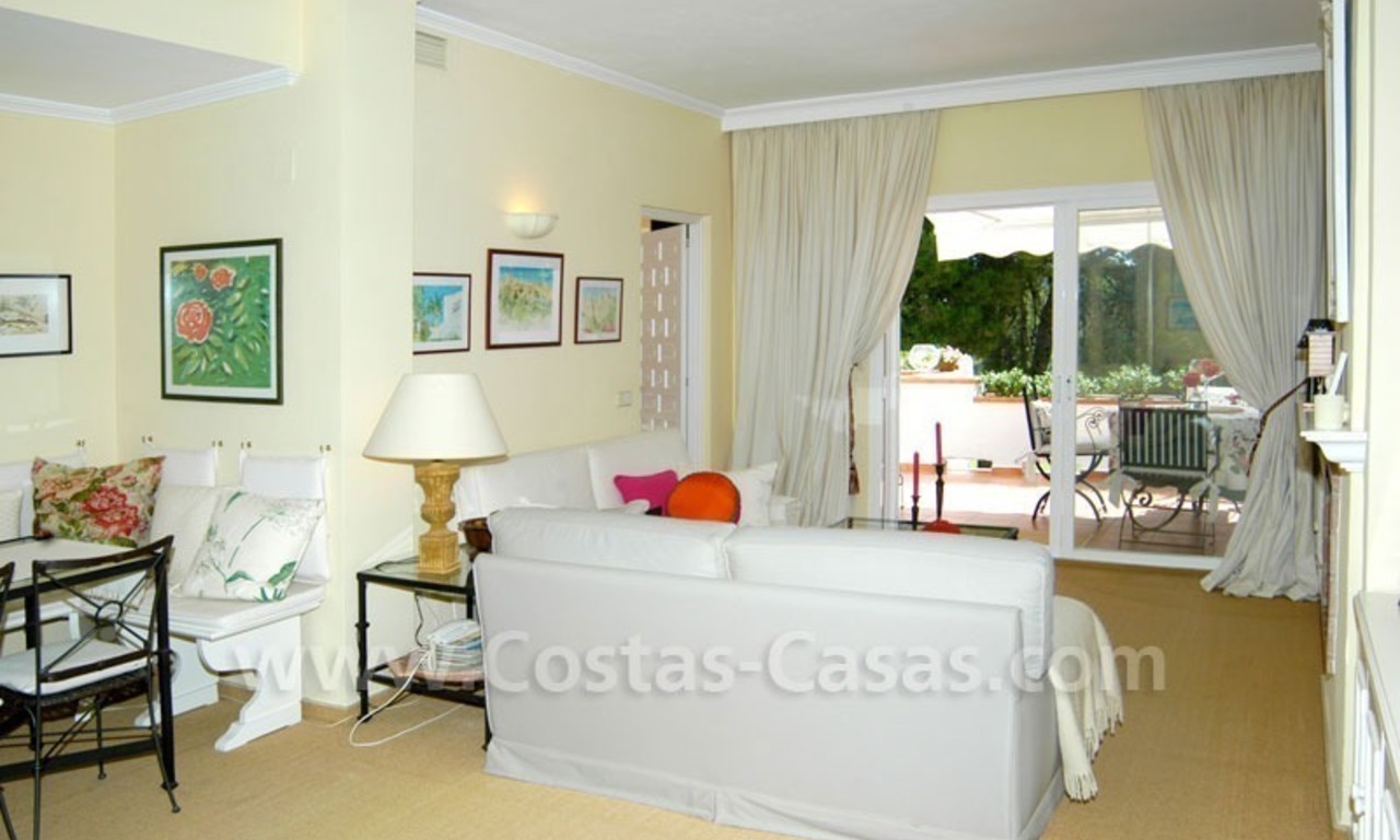 Cozy first line golf apartment to buy in Nueva Andalucía, Marbella 9