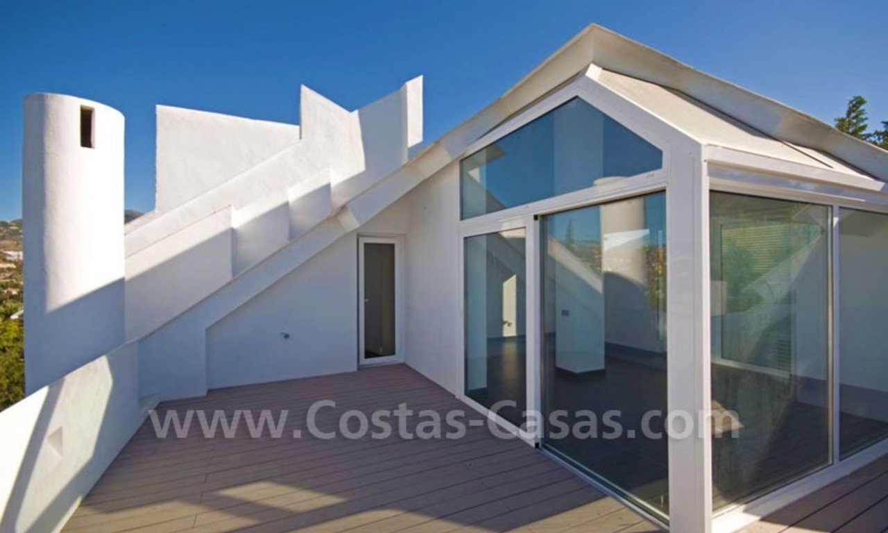 Modern front line golf villa for sale in Nueva Andalucía - Marbella 15