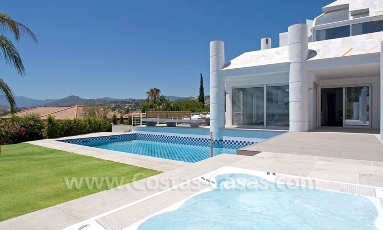 Modern front line golf villa for sale in Nueva Andalucía - Marbella 21