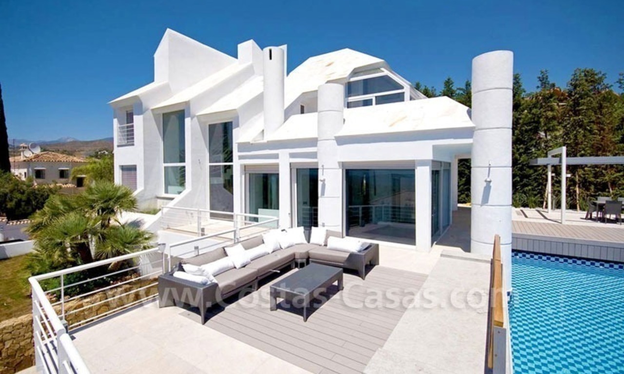 Modern front line golf villa for sale in Nueva Andalucía - Marbella 1