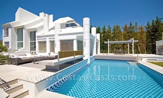 Modern front line golf villa for sale in Nueva Andalucía - Marbella 0